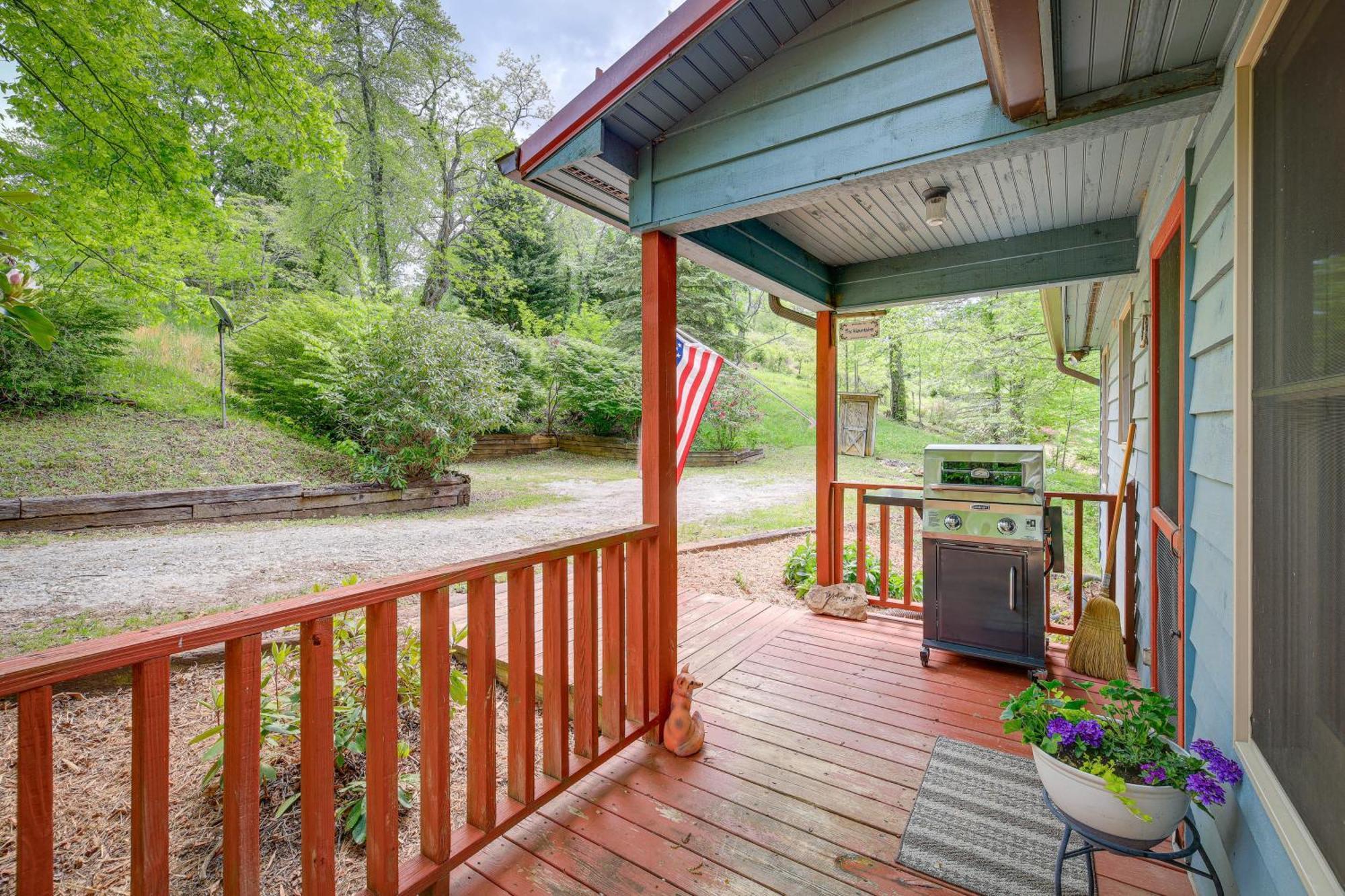 Quaint Blue Ridge Cabin Rental With On-Site Stream! Sparta Zewnętrze zdjęcie