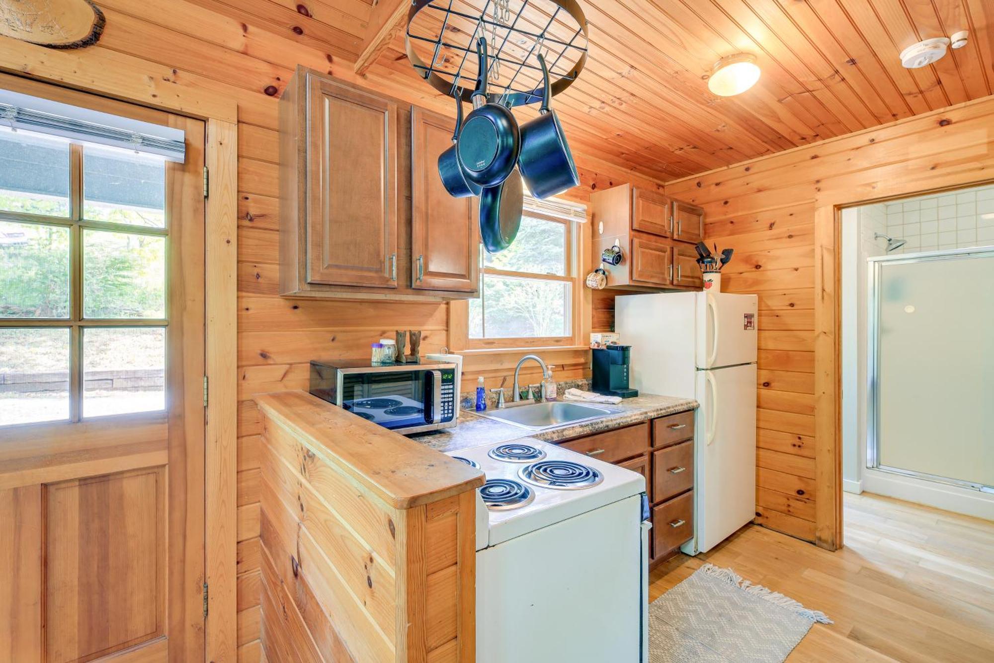 Quaint Blue Ridge Cabin Rental With On-Site Stream! Sparta Zewnętrze zdjęcie