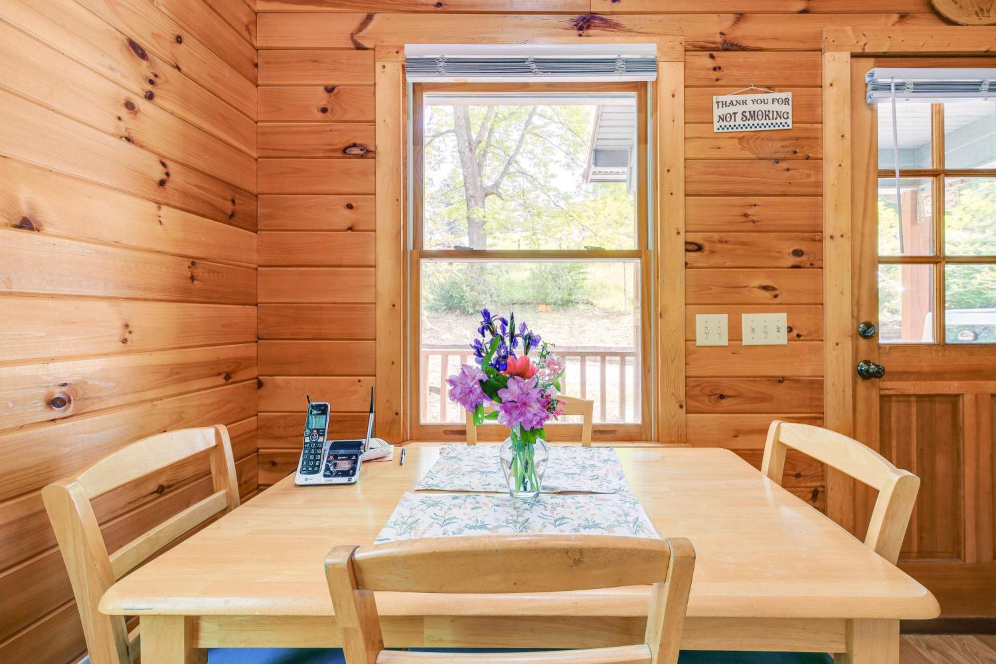 Quaint Blue Ridge Cabin Rental With On-Site Stream! Sparta Zewnętrze zdjęcie